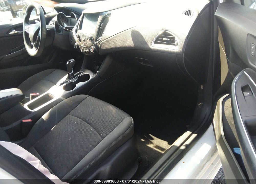 2018 CHEVROLET CRUZE LT AUTO VIN: 3G1BE6SM4JS648196