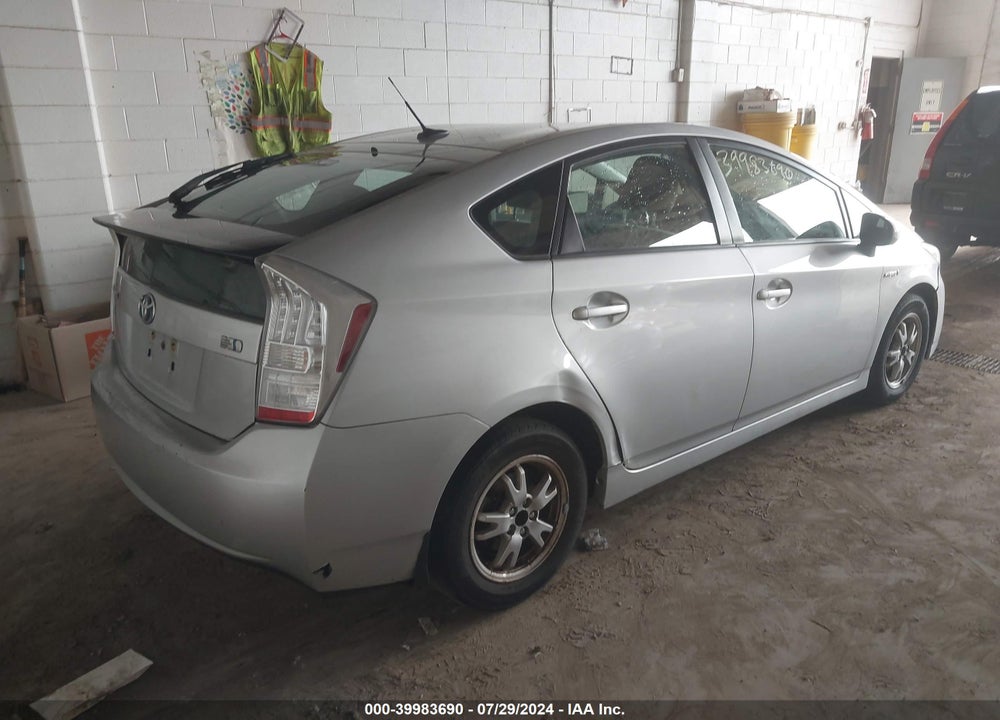 2011 TOYOTA PRIUS TWO VIN: JTDKN3DU9B0264846