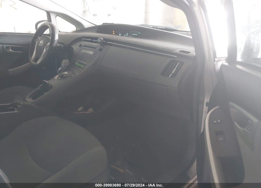 2011 TOYOTA PRIUS TWO VIN: JTDKN3DU9B0264846