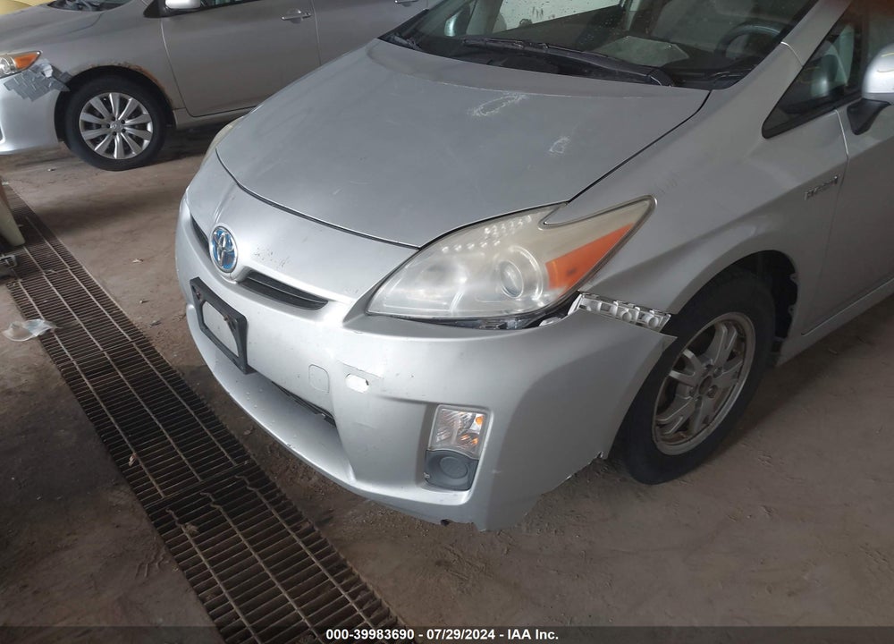 2011 TOYOTA PRIUS TWO VIN: JTDKN3DU9B0264846
