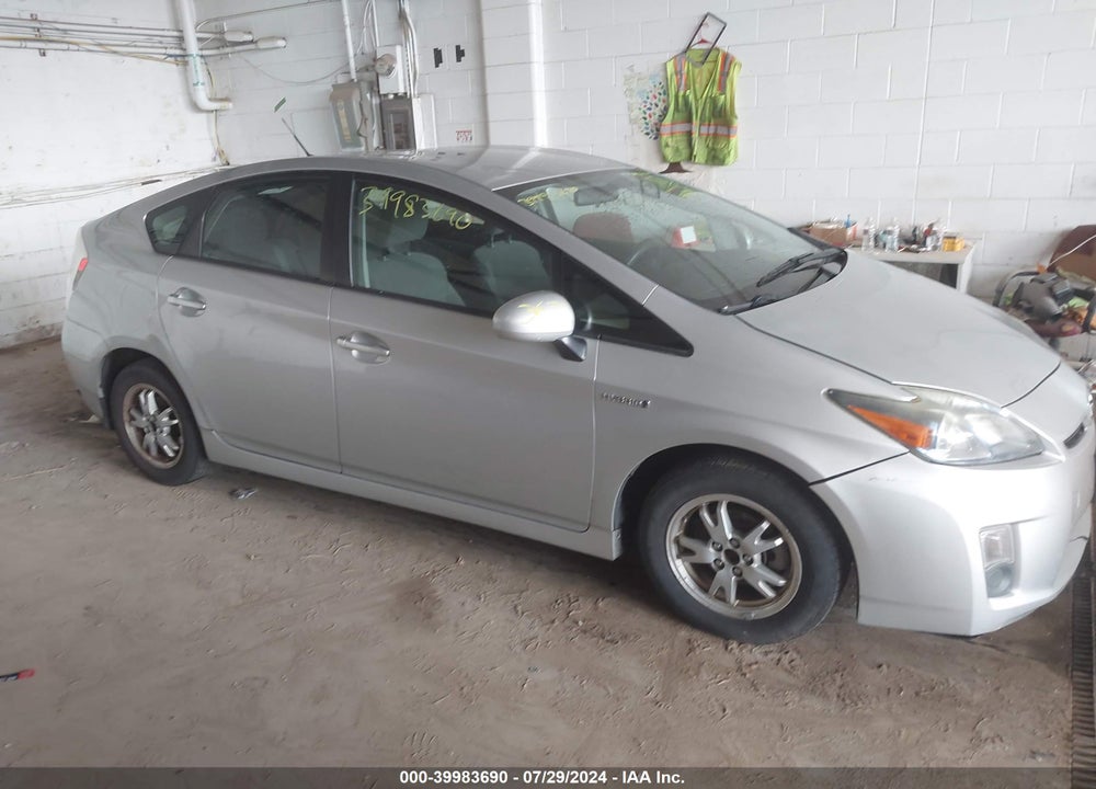 2011 TOYOTA PRIUS TWO VIN: JTDKN3DU9B0264846