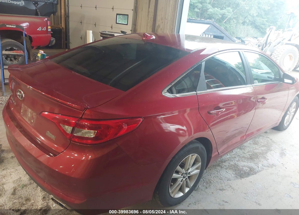 2015 HYUNDAI SONATA SE VIN: 5NPE24AF6FH209295