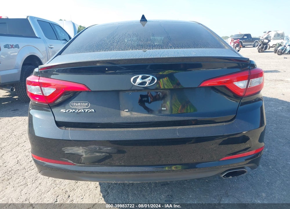 2015 HYUNDAI SONATA SE VIN: 5NPE24AF5FH185636