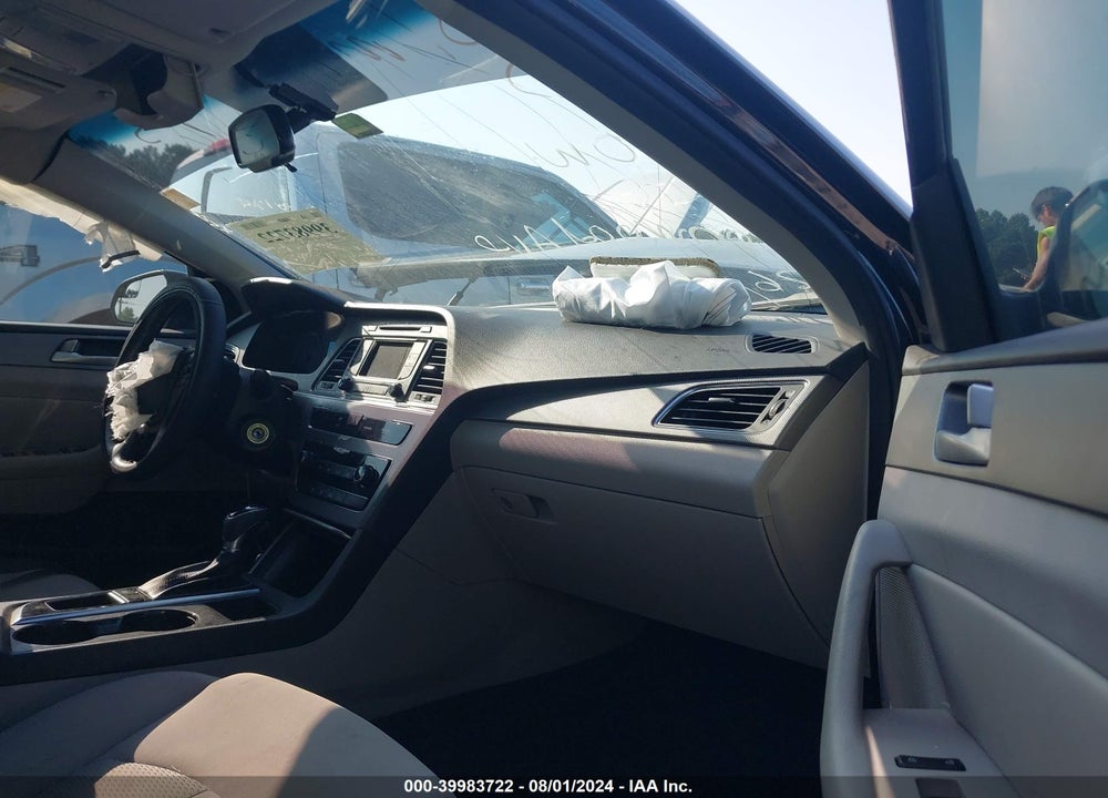 2015 HYUNDAI SONATA SE VIN: 5NPE24AF5FH185636