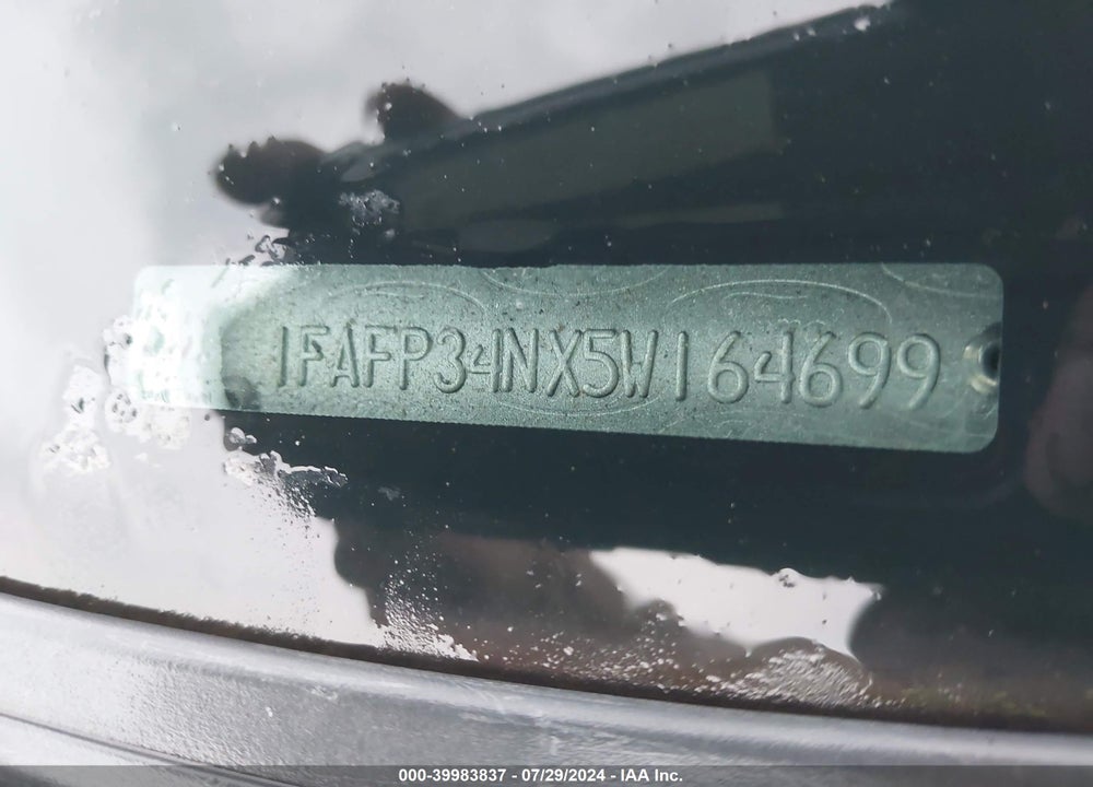 2005 FORD FOCUS VIN: 1FAFP34NX5W164699