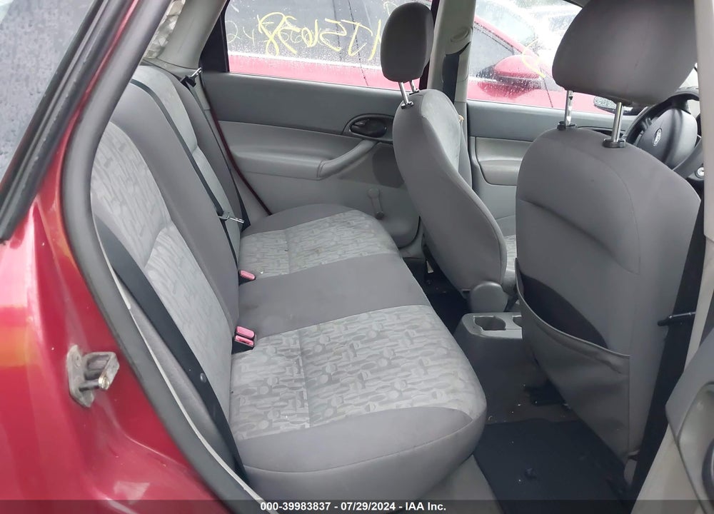 2005 FORD FOCUS VIN: 1FAFP34NX5W164699