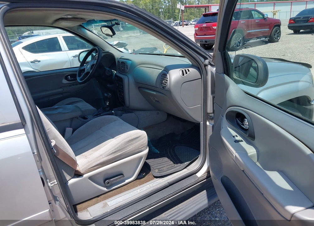 2006 CHEVROLET TRAILBLAZER LS VIN: 1GNDT13SX62233089