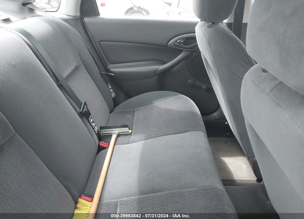 2001 FORD FOCUS LX VIN: 1FAFP33P61W205827