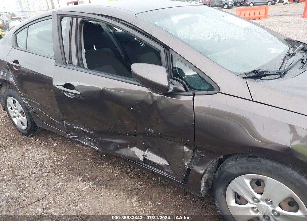2017 KIA FORTE LX VIN: 3KPFK4A71HE081424
