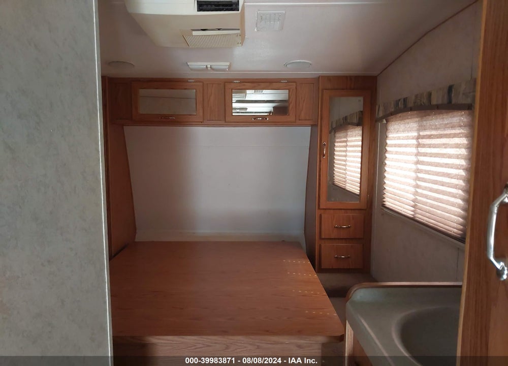 2005 WEEKEND WARRIOR LE3105 VIN: 5HRSS31315C005406
