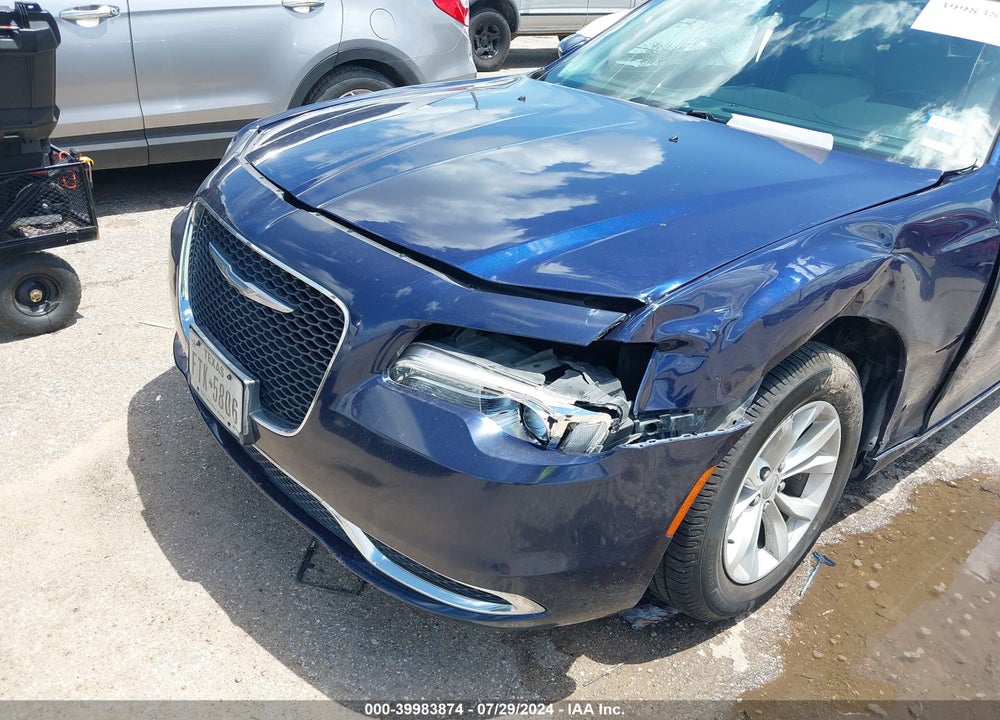 2015 CHRYSLER 300 LIMITED VIN: 2C3CCAAG2FH786561