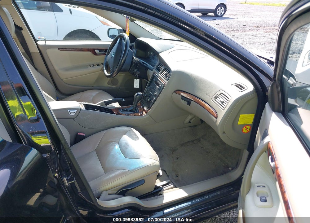 2005 VOLVO S60 2.4 VIN: YV1RS612552456974
