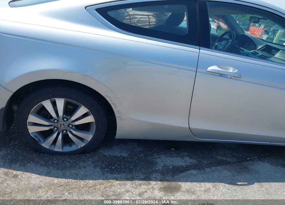 2008 HONDA ACCORD 2.4 EX VIN: 1HGCS12708A011689