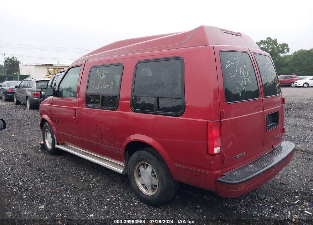 2000 CHEVROLET ASTRO UPFITTER PKG. VIN: 1GBDM19W8YB181730