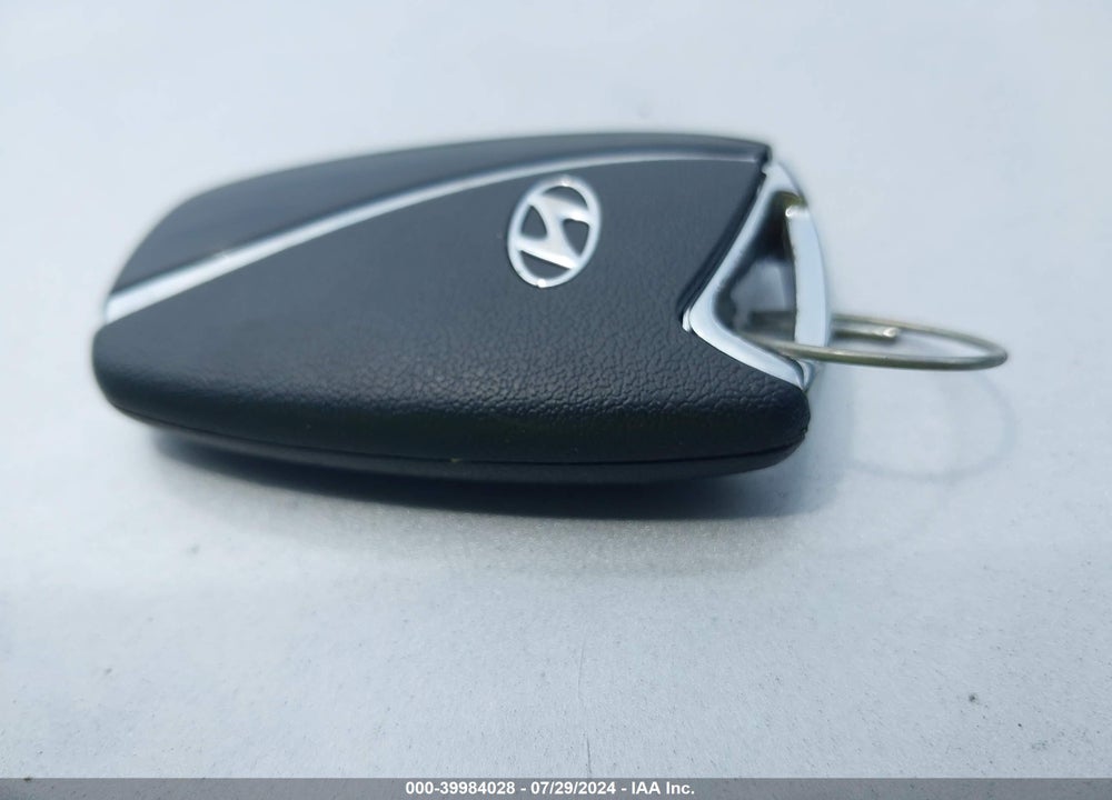 2015 HYUNDAI AZERA VIN: KMHFG4JG9FA472401