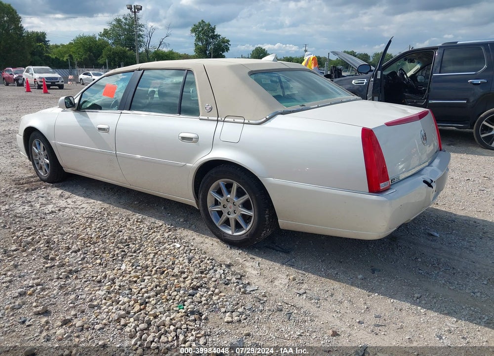 2011 CADILLAC DTS LUXURY COLLECTION VIN: 1G6KD5E66BU100061