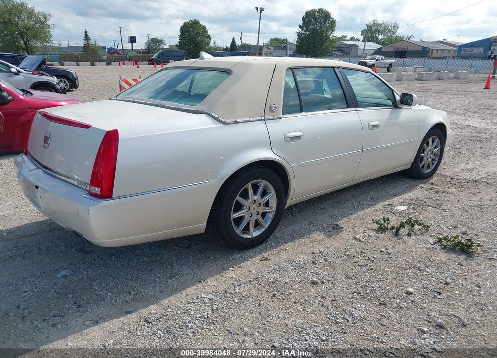 2011 CADILLAC DTS LUXURY COLLECTION VIN: 1G6KD5E66BU100061