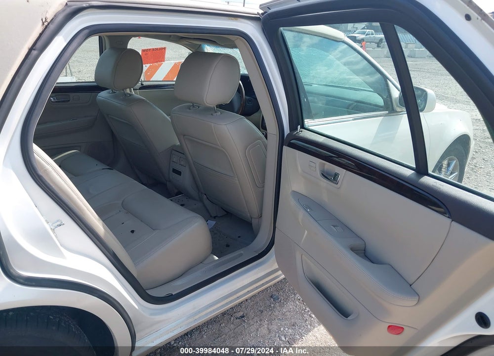 2011 CADILLAC DTS LUXURY COLLECTION VIN: 1G6KD5E66BU100061