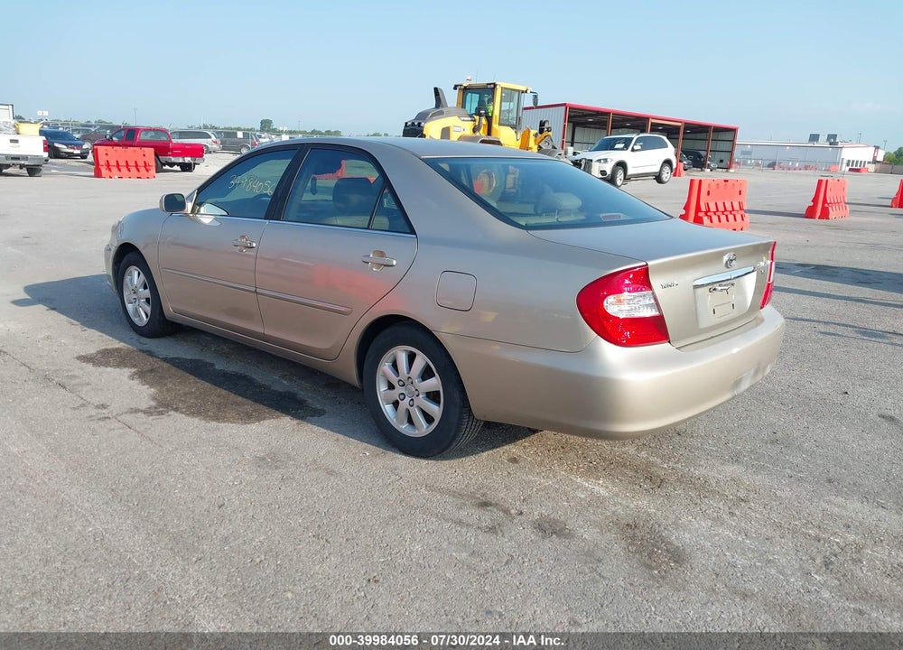 2002 TOYOTA CAMRY XLE V6 VIN: JTDBF30K820038556