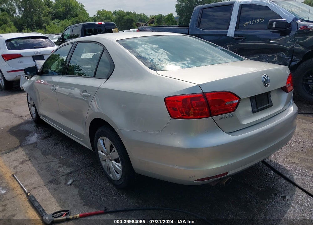2011 VOLKSWAGEN JETTA 2.0L S VIN: 3VW2K7AJ1BM356599