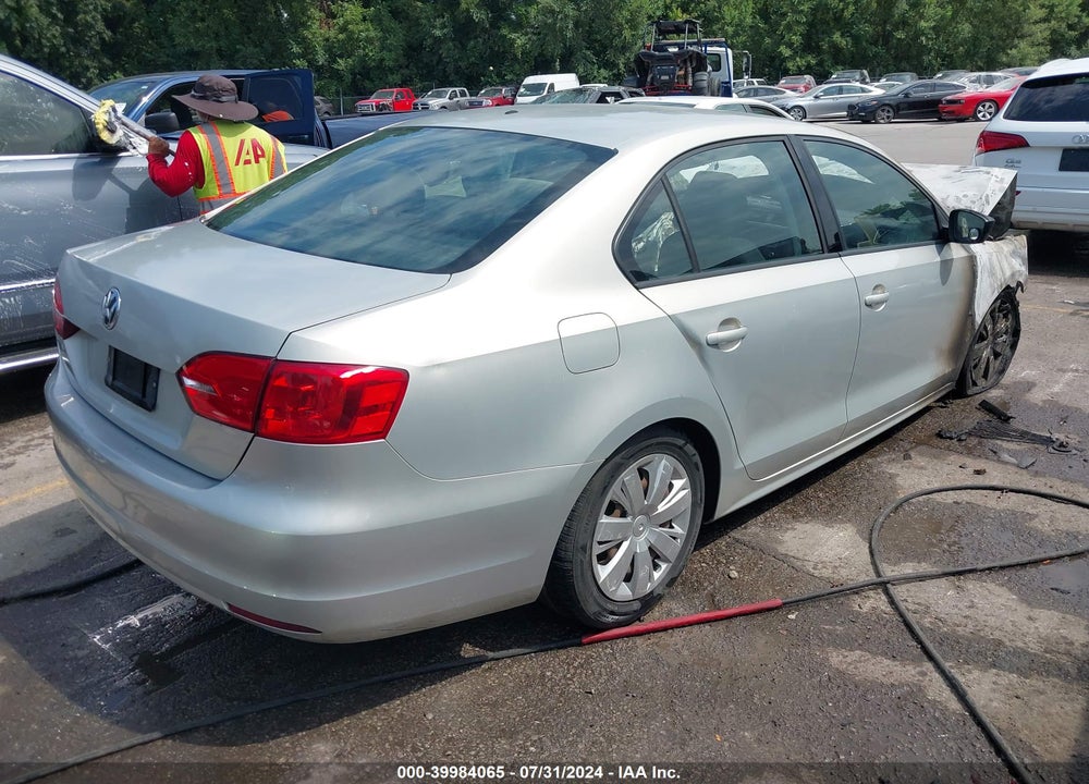 2011 VOLKSWAGEN JETTA 2.0L S VIN: 3VW2K7AJ1BM356599