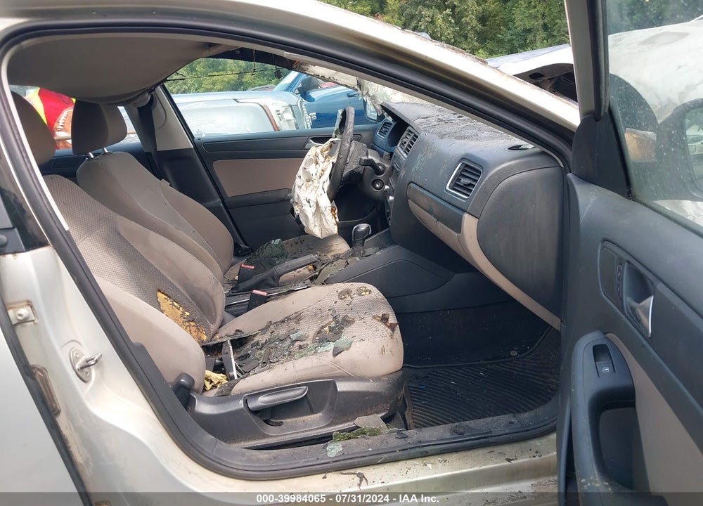 2011 VOLKSWAGEN JETTA 2.0L S VIN: 3VW2K7AJ1BM356599