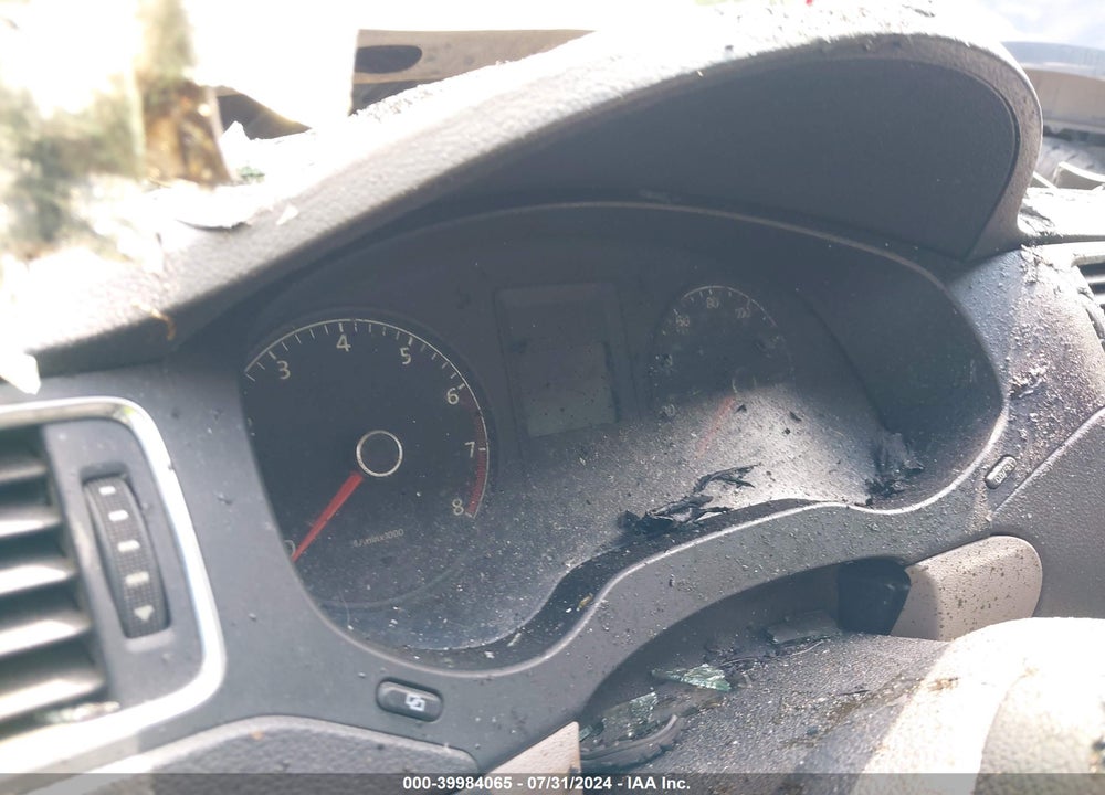2011 VOLKSWAGEN JETTA 2.0L S VIN: 3VW2K7AJ1BM356599