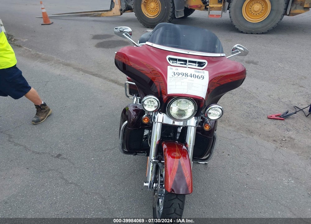 2014 HARLEY-DAVIDSON FLHTKSE CVO LIMITED VIN: 1HD1TEN11EB955930