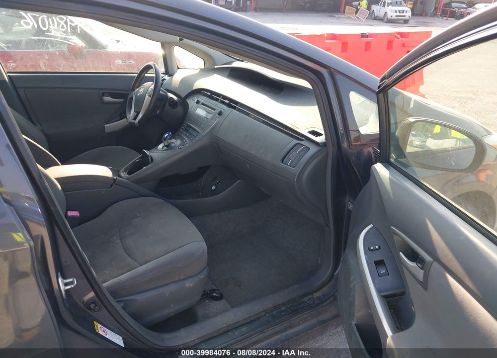 2011 TOYOTA PRIUS TWO VIN: JTDKN3DU6B1455005