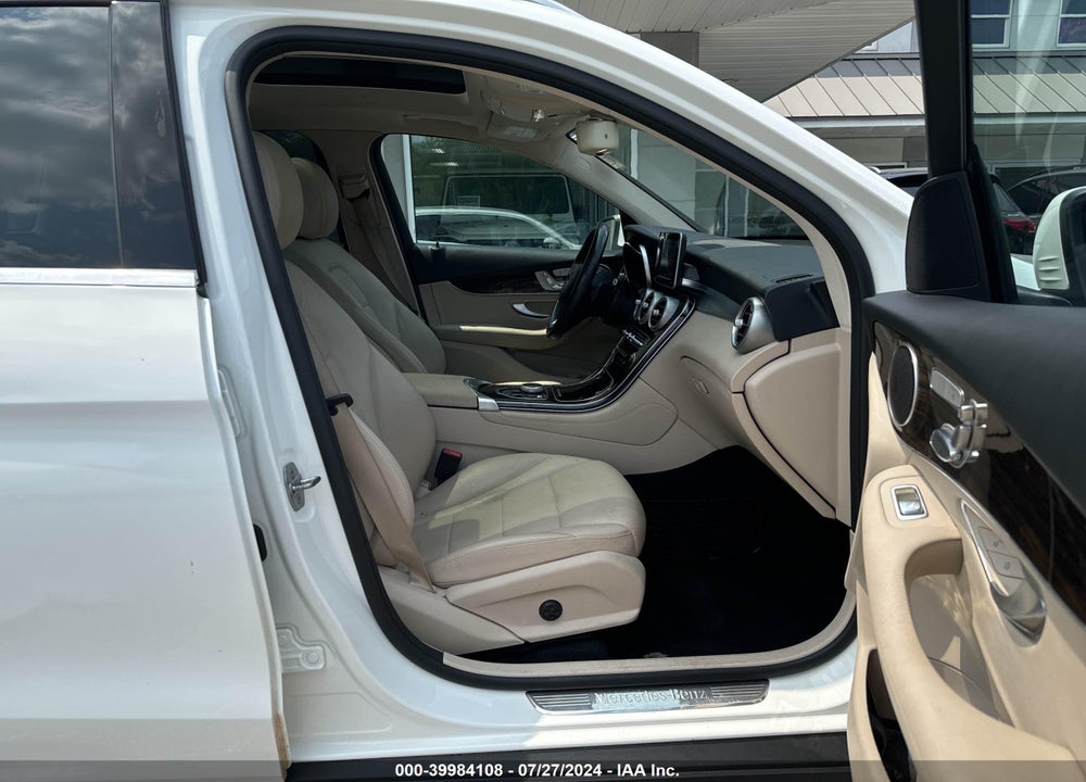 2017 MERCEDES-BENZ GLC 300 4MATIC VIN: WDC0G4KB7HF220658