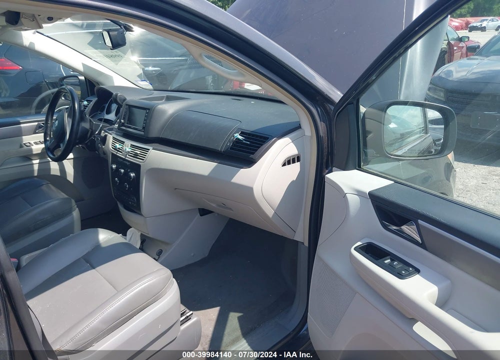 2011 VOLKSWAGEN ROUTAN SE VIN: 2V4RW3DG7BR642776