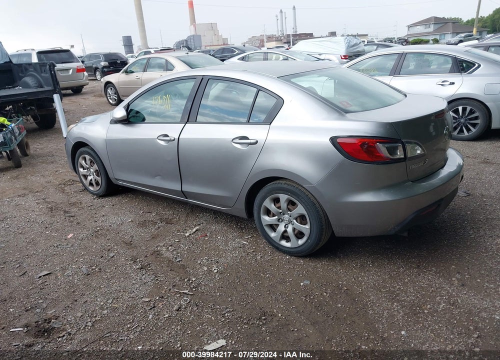 2011 MAZDA 3 I SPORT VIN: JM1BL1UF6B1435123