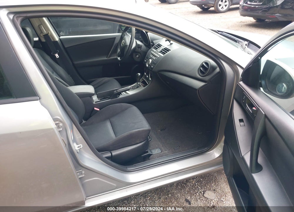 2011 MAZDA 3 I SPORT VIN: JM1BL1UF6B1435123