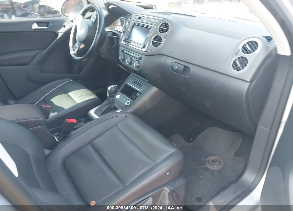 2016 VOLKSWAGEN TIGUAN SE VIN: WVGAV7AX5GW575742