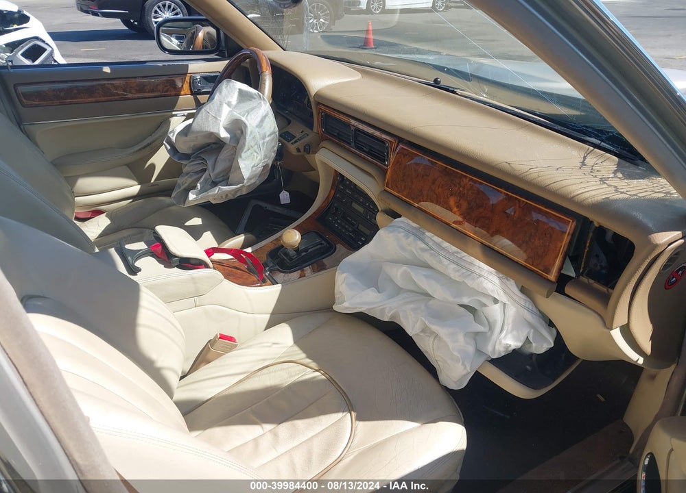 1996 JAGUAR VANDENPLAS VIN: SAJKX6240TC782988