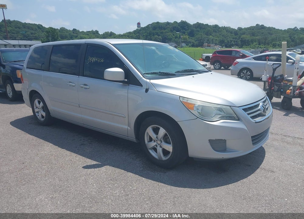 2010 VOLKSWAGEN ROUTAN SE VIN: 2V4RW3D15AR388379