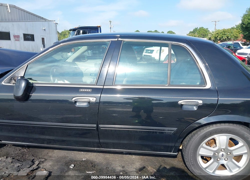 2011 FORD CROWN VICTORIA LX VIN: 2FABP7EV6BX165904