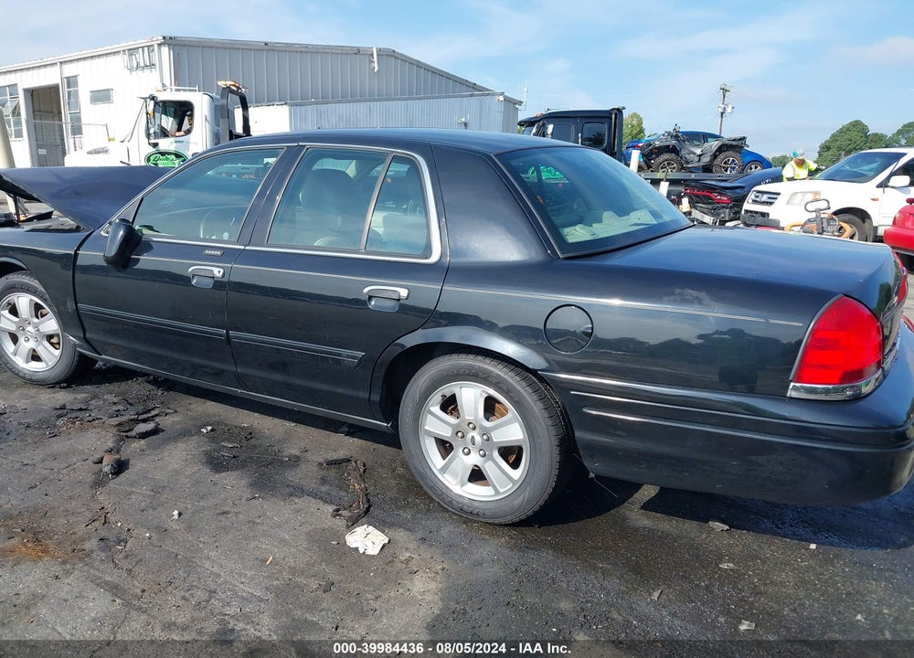 2011 FORD CROWN VICTORIA LX VIN: 2FABP7EV6BX165904