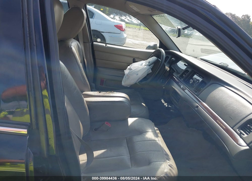 2011 FORD CROWN VICTORIA LX VIN: 2FABP7EV6BX165904