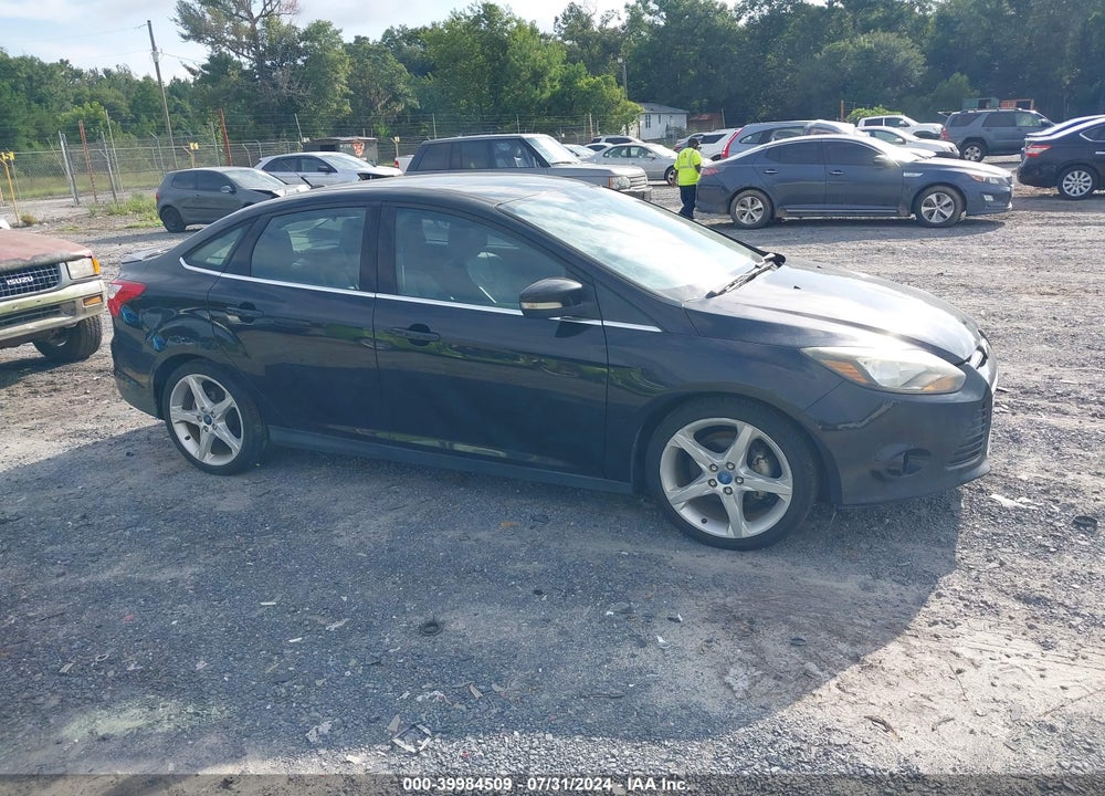 2013 FORD FOCUS TITANIUM VIN: 1FADP3J28DL181065