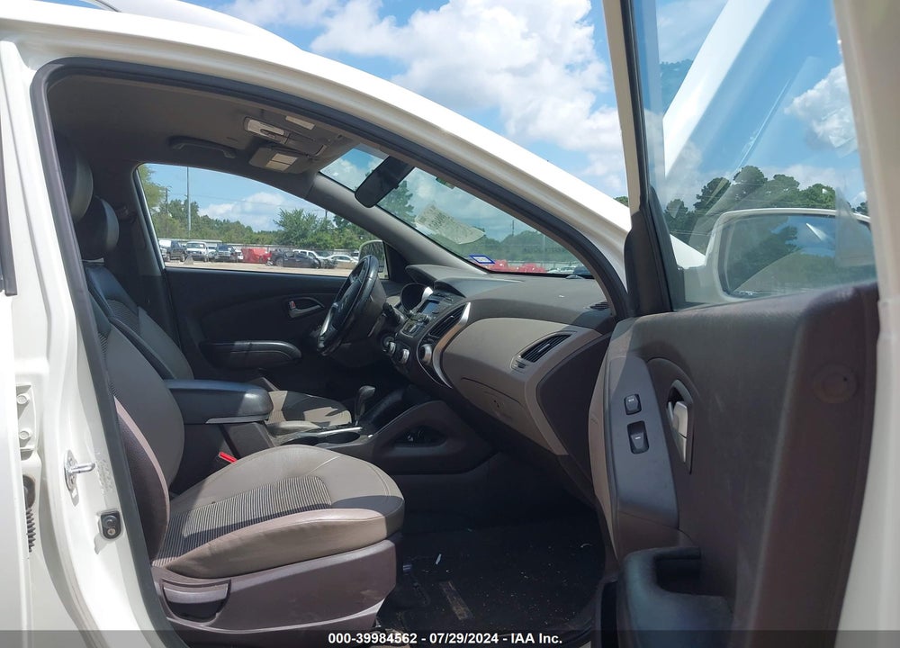 2011 HYUNDAI TUCSON GLS VIN: KM8JU3AC6BU155615