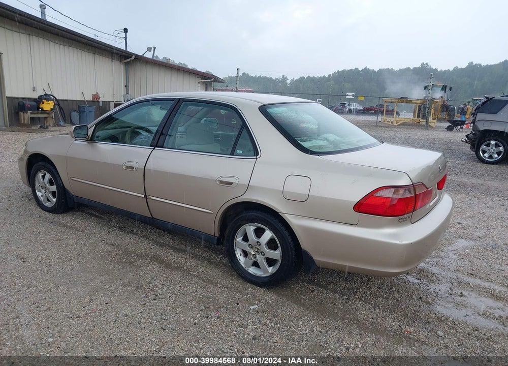 2000 HONDA ACCORD 2.3 SE VIN: 1HGCG5675YA059109