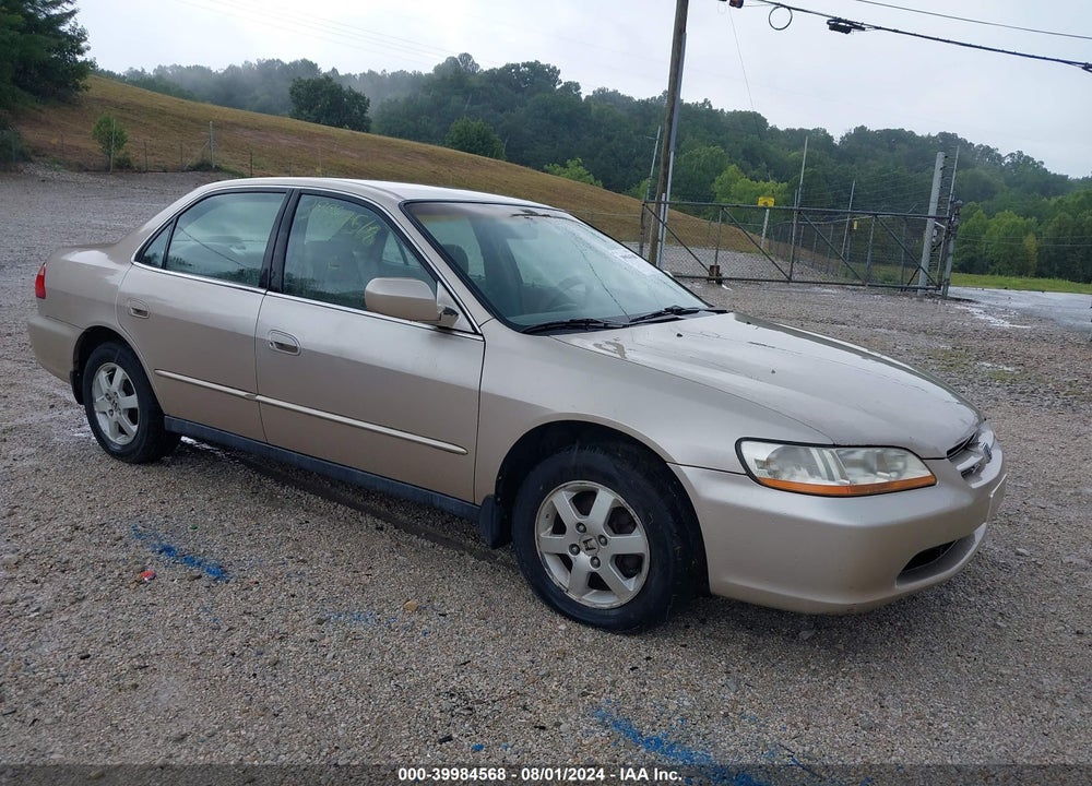 2000 HONDA ACCORD 2.3 SE VIN: 1HGCG5675YA059109