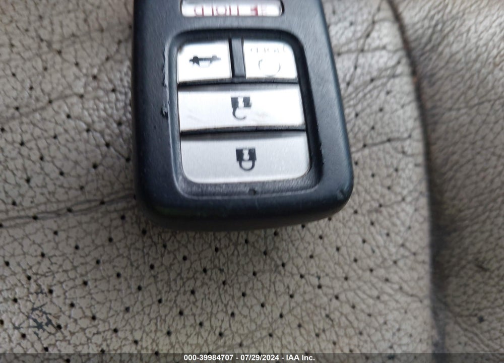 2016 HONDA ACCORD EX-L VIN: 1HGCR2F84GA152011