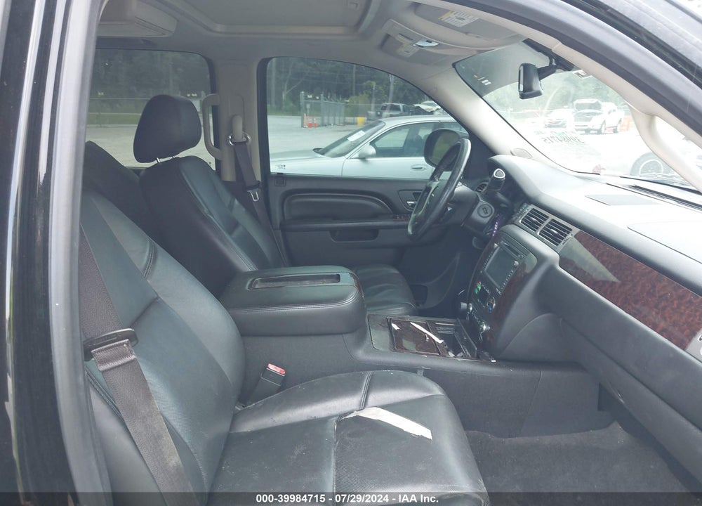 2013 GMC YUKON DENALI VIN: 1GKS1EEF2DR197825