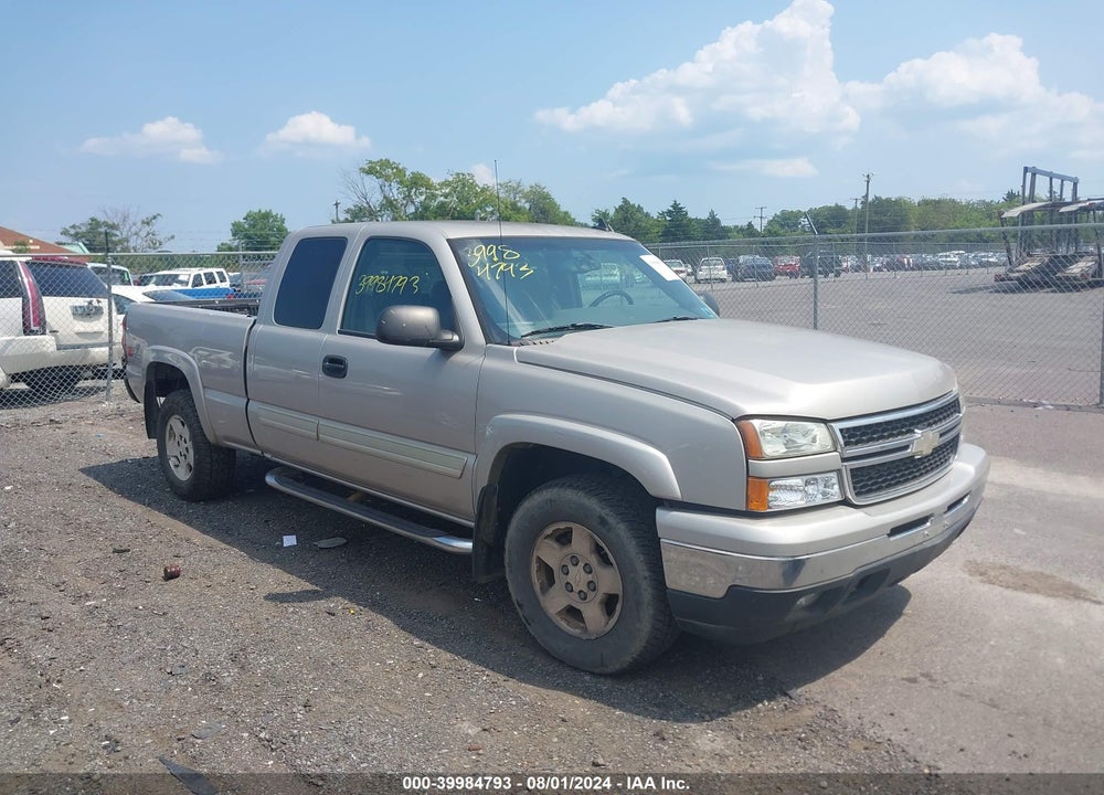 2006 CHEVROLET SILVERADO 1500 LT2 VIN: 1GCEK19B96E132227