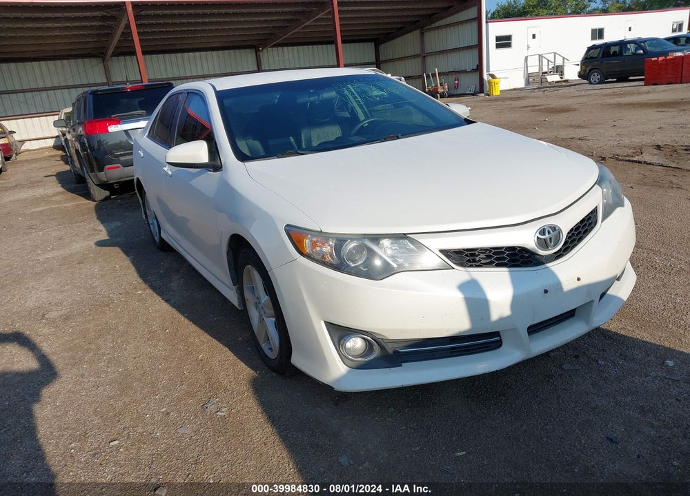 2014 TOYOTA CAMRY SE VIN: 4T1BF1FK7EU461875