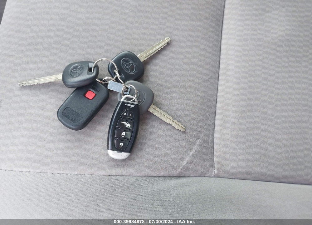2007 TOYOTA COROLLA VIN: 2T1BR32E27C783900