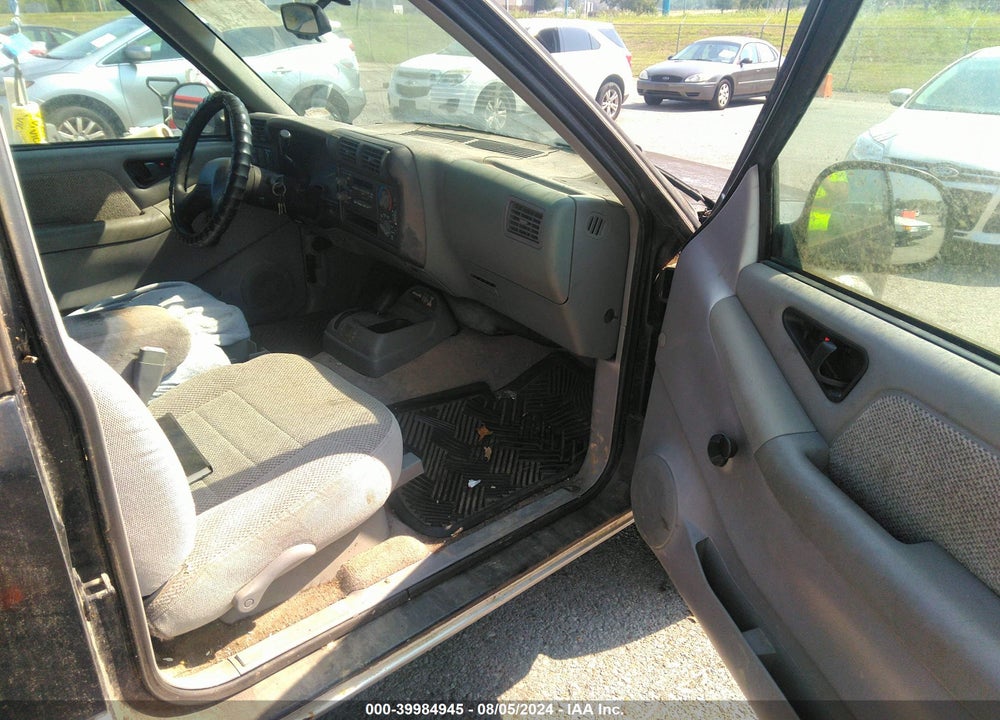 1994 CHEVROLET S TRUCK S10 VIN: 1GCDT19Z1R8195993