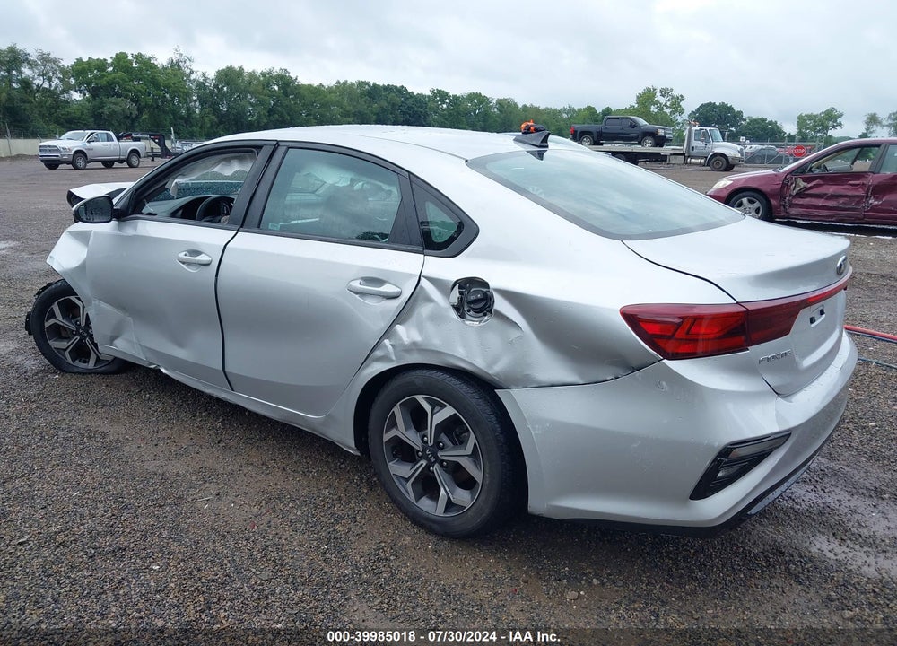 2019 KIA FORTE LXS VIN: 3KPF24AD3KE100228